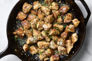 This 5-Ingredient Chicken Dinner Changed the Way I'll Cook Chicken Forever