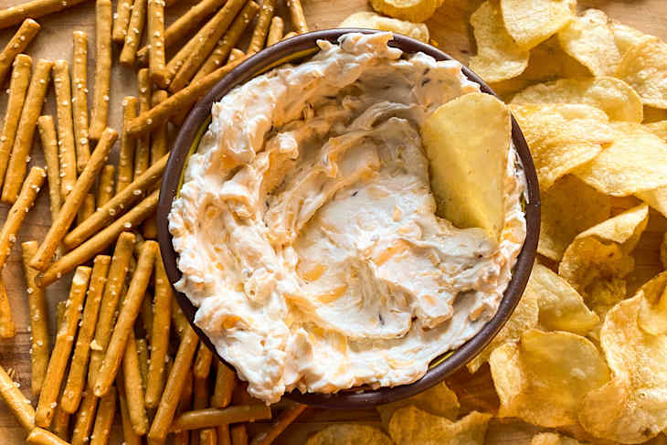 4-Ingredient Pub Cheese Dip