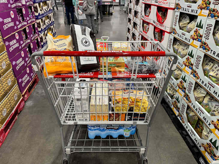 7 Things You Should Do Every Time You Shop at Costco (and 2 You Shouldnât), According to 3 Employees