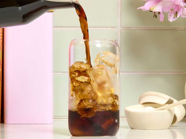 Amazon Shoppers Bought Over 10,000 of This Mason Jar Pitcher Last Month (Itâs on Sale for Just $20!)