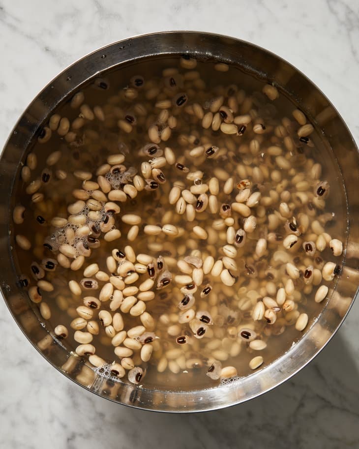 black eyed peas soaking in water