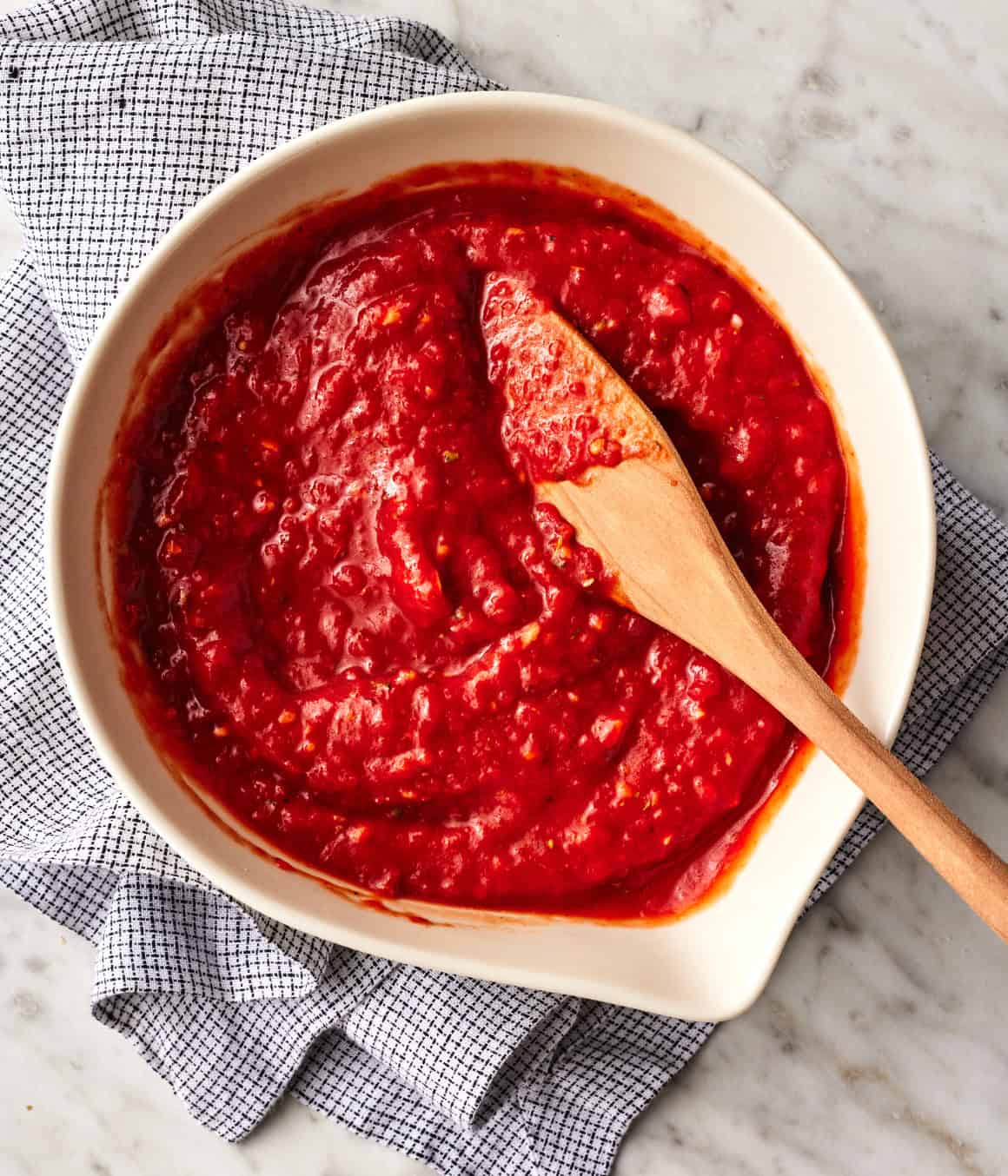 Easy and Fast DIY Pizza Sauce Recipe