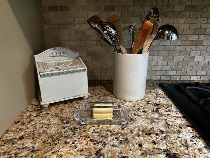 7 Inches Glass Butter Dish with Lid for Countertop - Crystal Glass Butter Keeper Holder Tray for 1 Stick, Dishwasher Safe