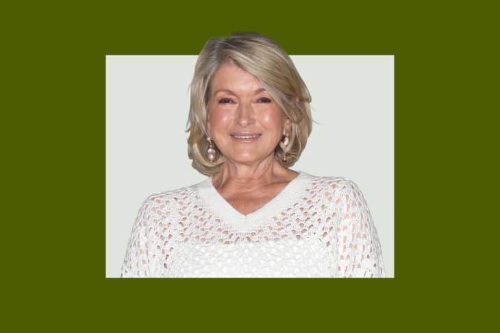 Martha Stewart Finally Revealed Her Stunning Kitchen Cabinet Paint Color (Itâs Timeless!)
