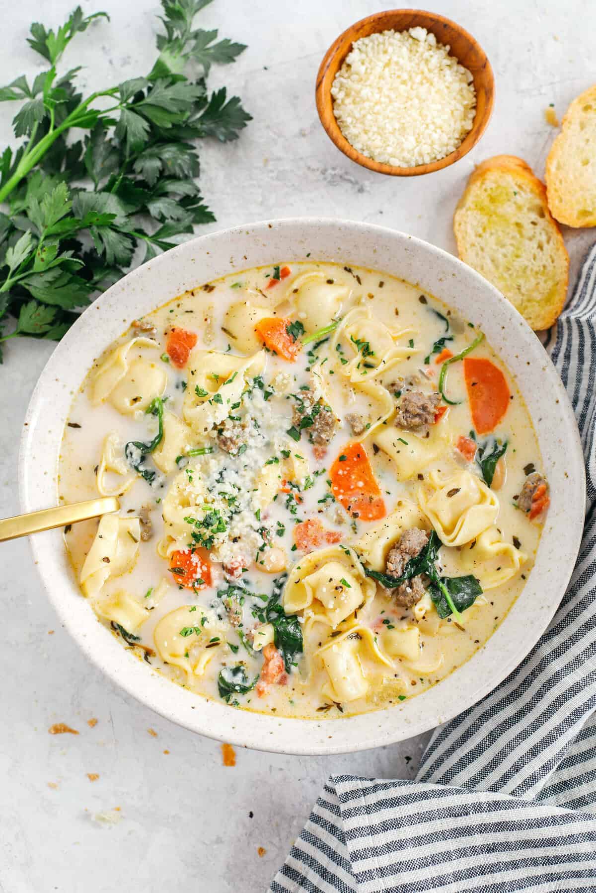 Simple Recipe for Rich Creamy Tortellini Soup