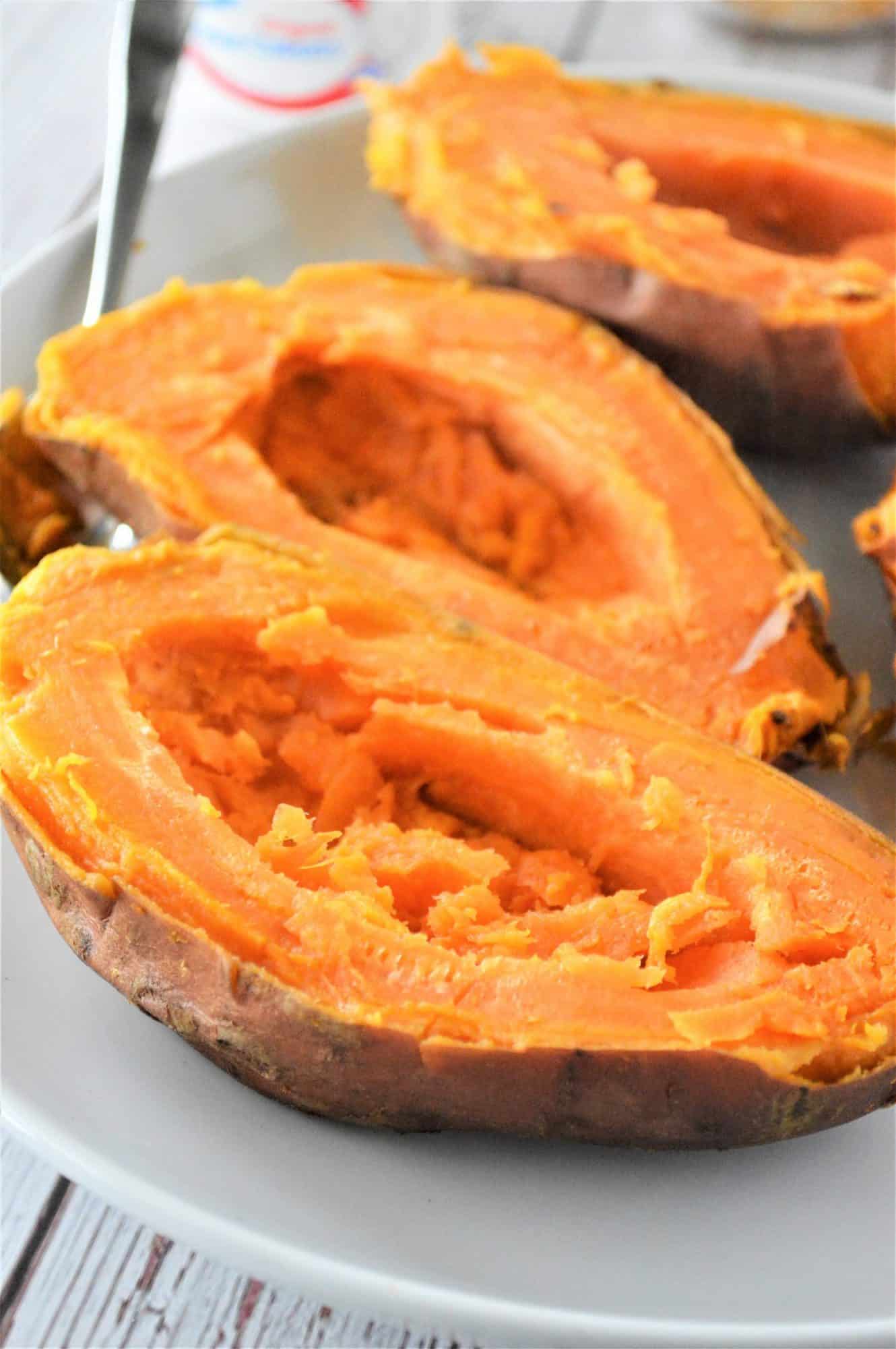 Southwest Stuffed Sweet Potatoes: A Meal Rich in Protein and Fiber