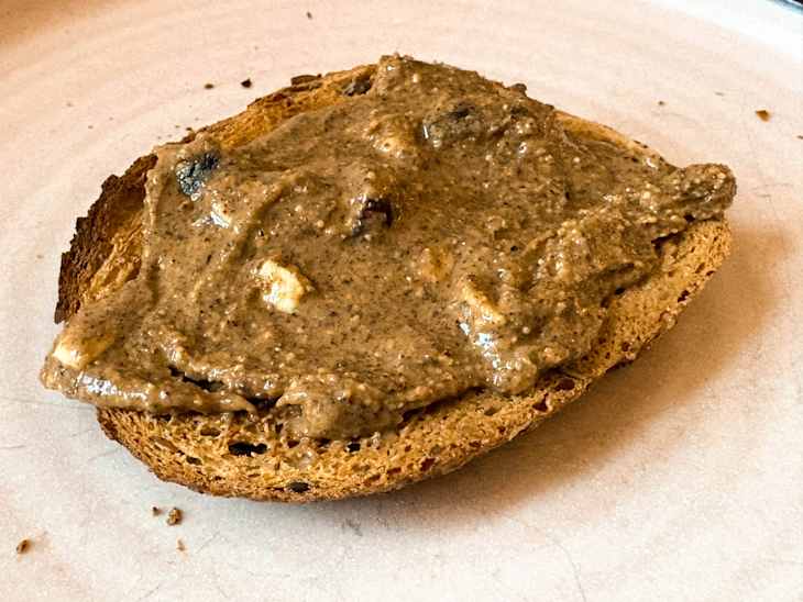 The âDeliciousâ New Limited-Edition Spread Iâve Eaten 5 Mornings in a Row (Itâs That Good)