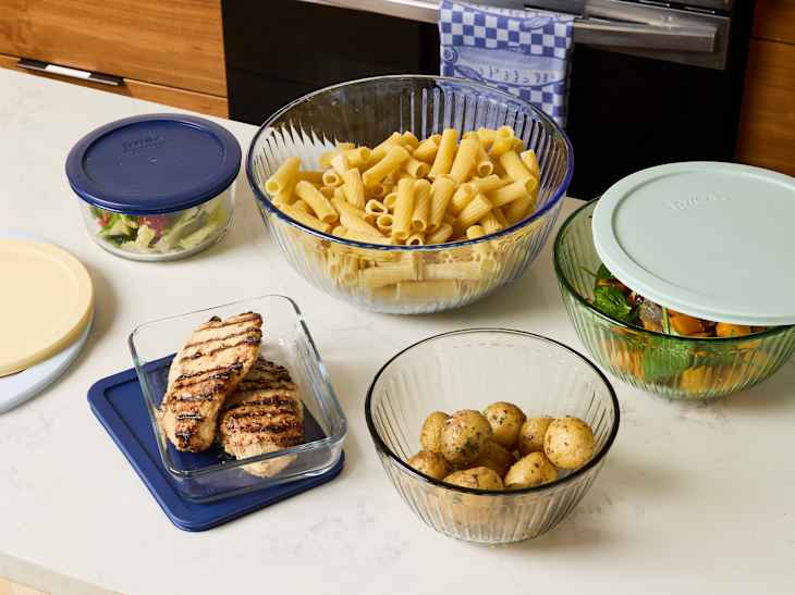 The "Gorgeous" Pyrex Bowls That Will Make You Quit Plastic Food Containers