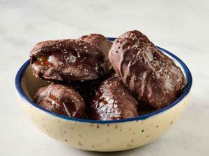 These âGourmetâ Chocolate Dates Taste Like Candy (I Absolutely Refuse to Share!)