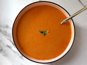 This 3-Ingredient High-Protein Tomato Soup Is the Quick and Easy Lunch Iâm Having All Fall Long