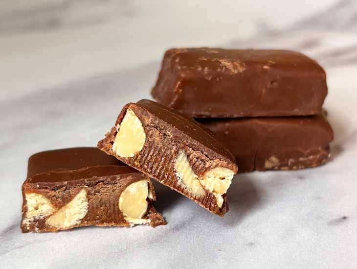 This Mini Chocolate Bar Is So Good, Eating One Has Become My New Favorite Afternoon Ritual (Itâs Naturally Sweetened!)