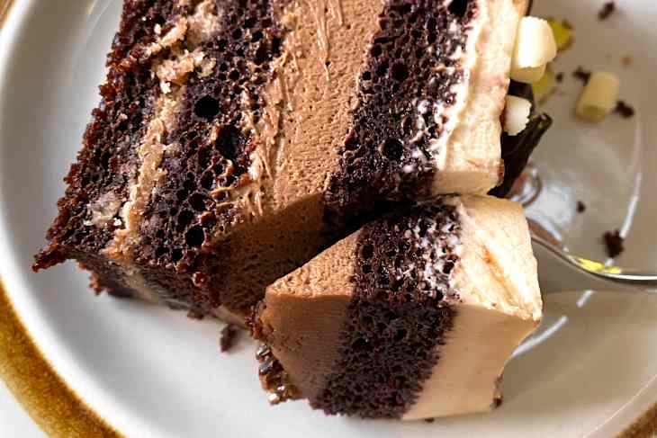 Kirkland Signature Mocha Crunch Bar Cake.