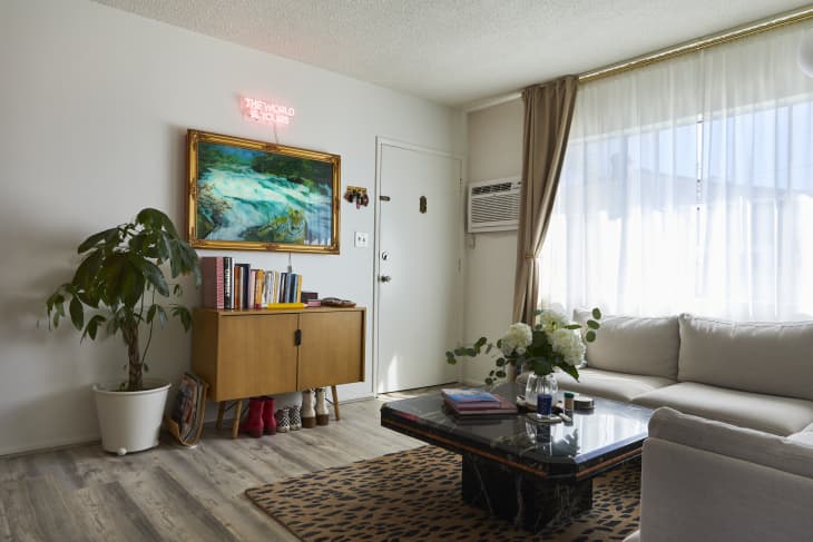 Why You Should Keep a Toast Rack in Your Living Room (Itâs So Clever!)