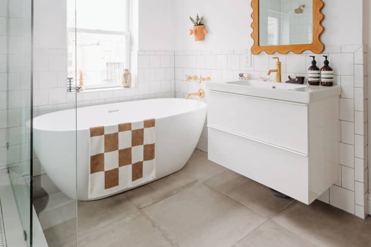 Why You Should Put a Salad Spinner in Your Bathroom (Itâs So Clever!)