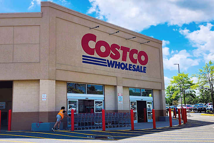 Shoppers Have Been Waiting âMore Than a Decadeâ for This $9 Costco Bakery Find to Come Back
