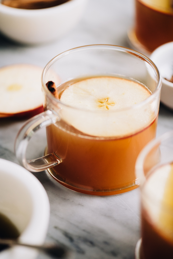 Spiced Hot Apple Cider Drink