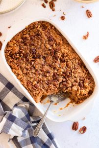 Sweet Potato Casserole with Crispy Praline Topping: A Stunning Meal