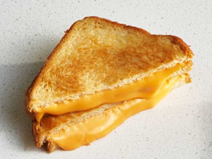 This First-of-its-Kind Spread Makes the Best Grilled Cheese of Your Life (Iâm Buying 3 Jars!)