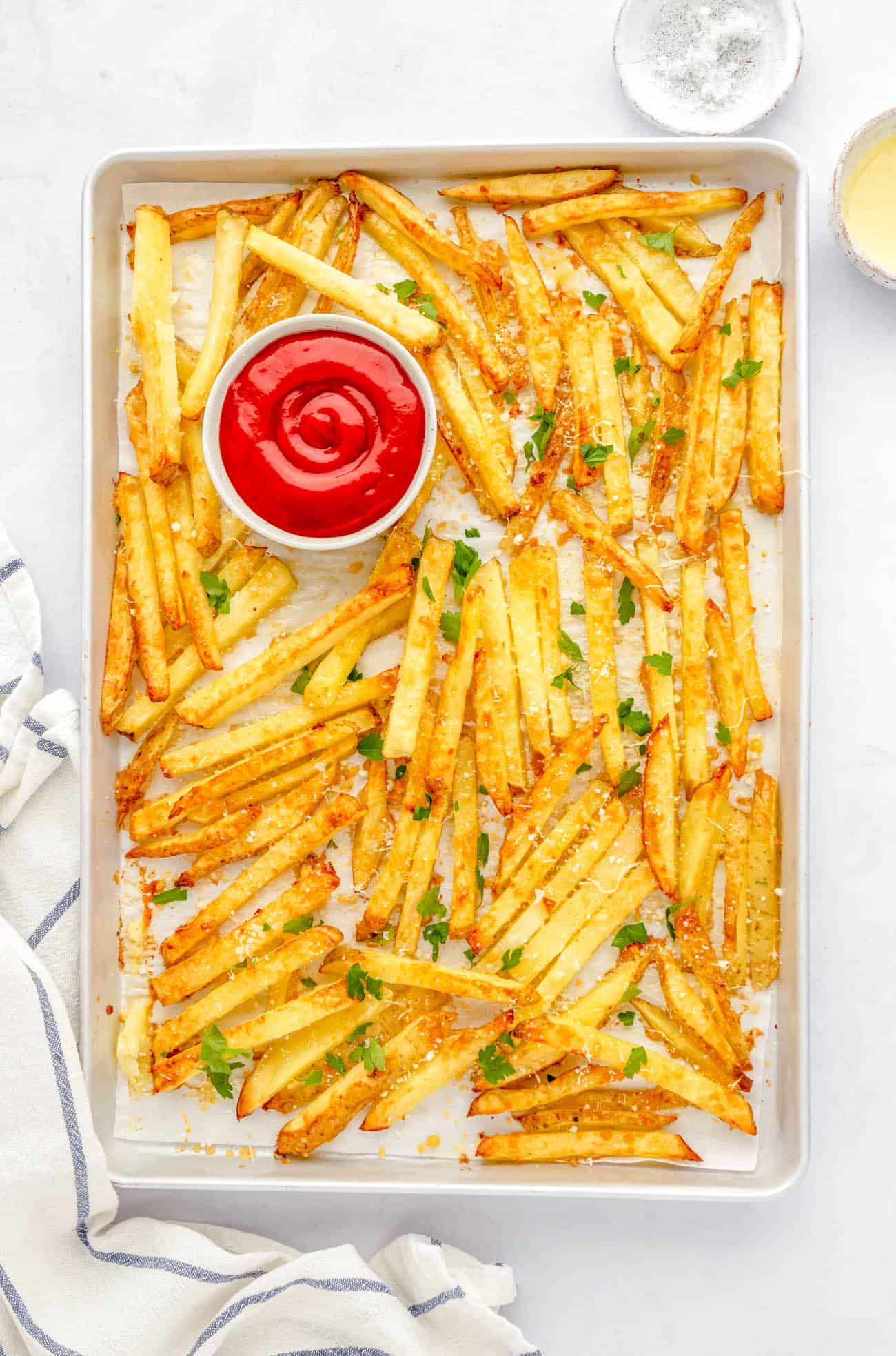 Crispy French Fries with Parmesan and Truffle Seasoning