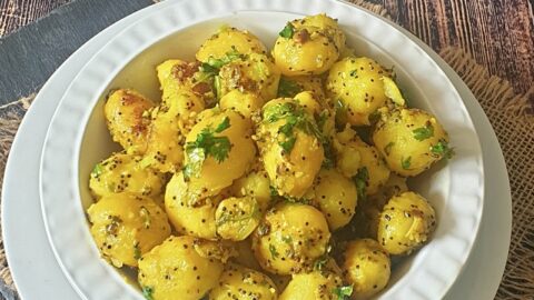 Pahari Aloo Recipe: How to Prepare Aloo Gutke