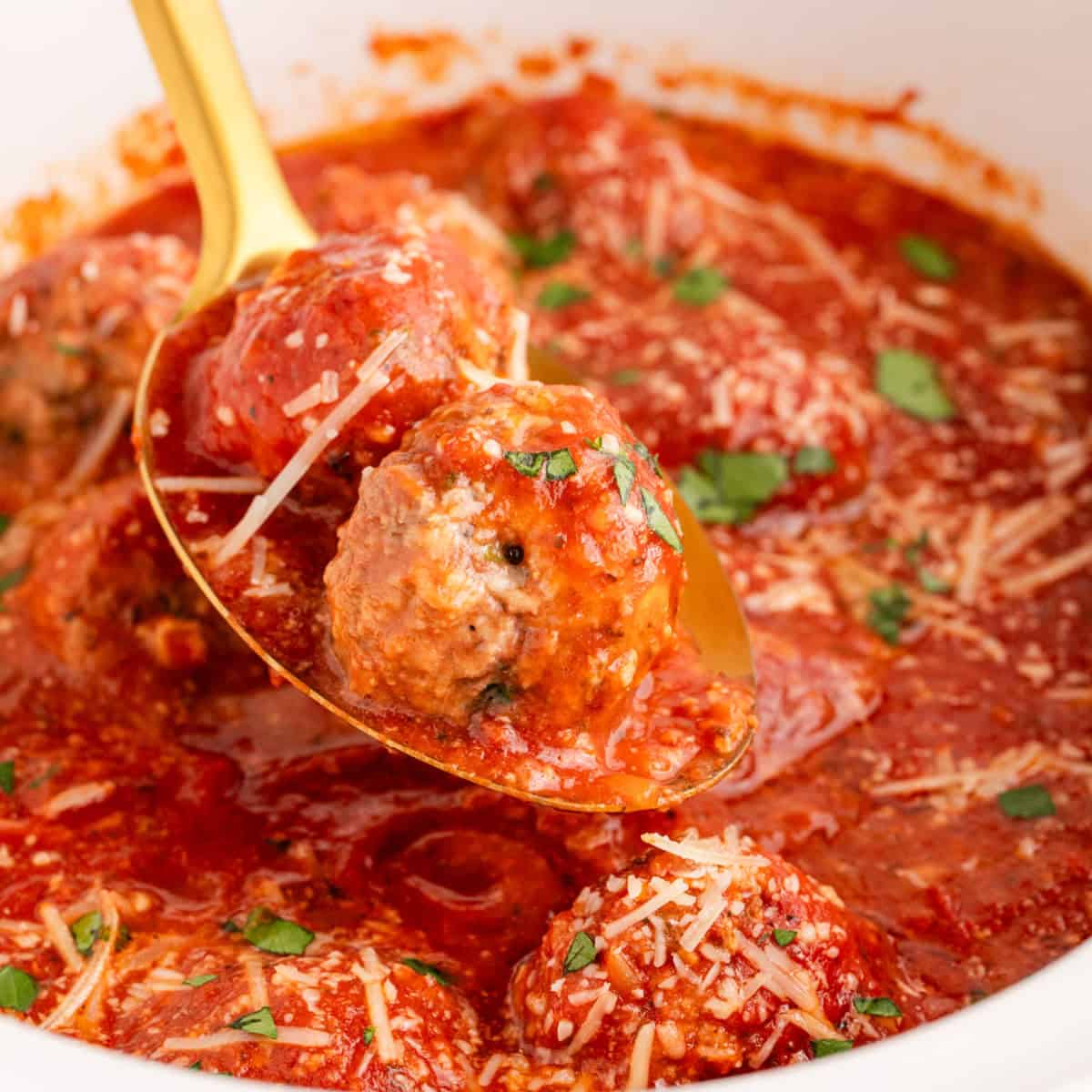 Crockpot Meatballs in Tomato Sauce Recipe