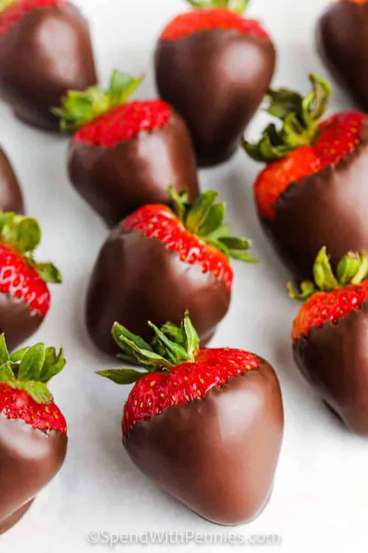 A Comprehensive Tutorial for Creating Exquisite Chocolate-Dipped Strawberries
