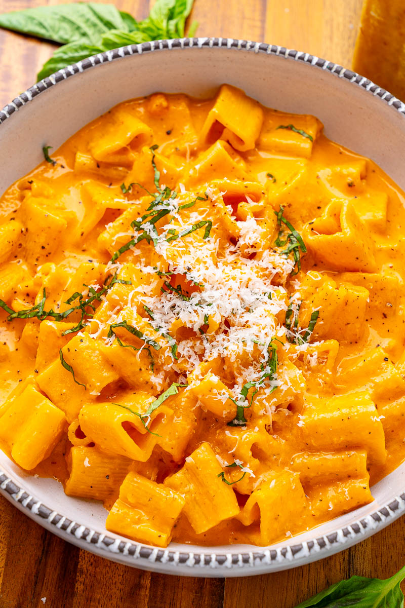 Creamy Tomato and Cream Sauce (Rose Pasta Sauce)