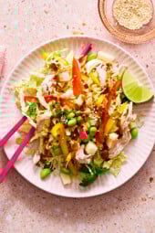 High-Protein Thai Chicken Salad: A Refreshing, Crispy, and Fulfilling Meal