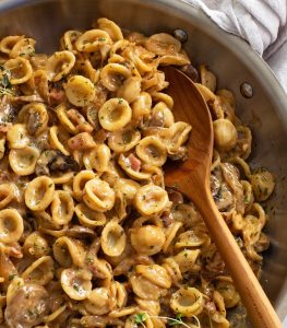 Pasta with French Onion Gravy