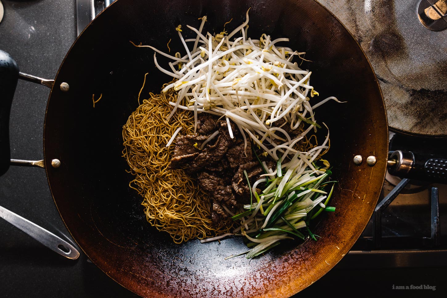 Salsa de Soya Chow Mein: Fideos de Larga Vida para Celebraciones de Año Nuevo