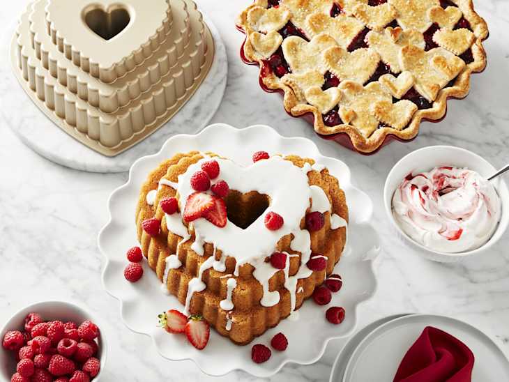 Williams Sonomaâs Limited-Time Valentineâs Day Sale Includes a âStunningâ Pie Dish, Plus Free Shipping!