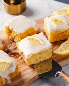 Easy Recipe for Lemon Cake with Glaze