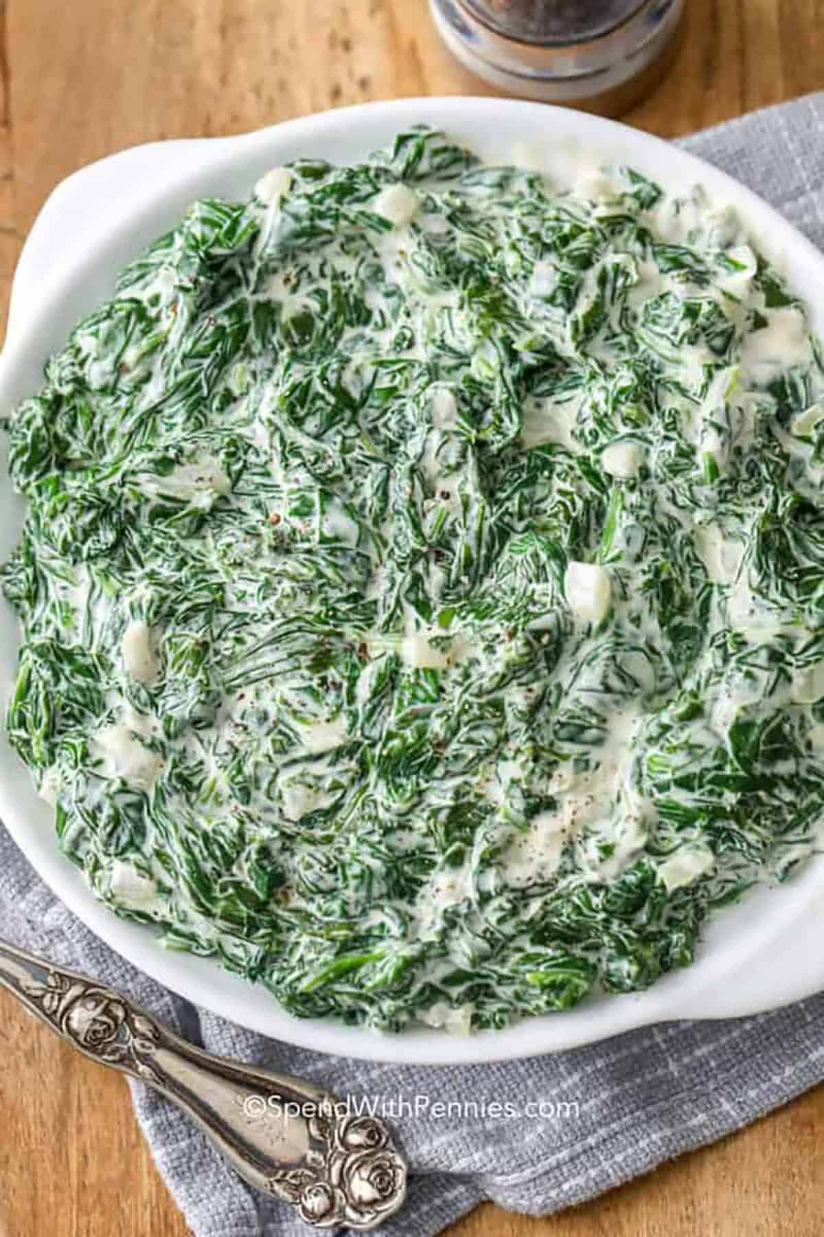 Fast and Simple Steakhouse-Style Creamed Spinach Recipe in 25 Minutes