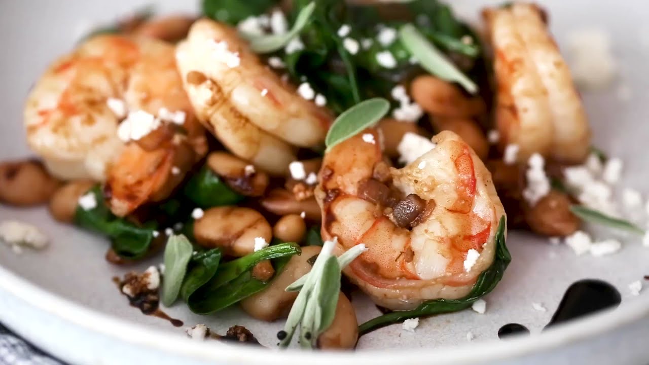 Swift and Wholesome Tuscan Shrimp and White Bean Skillet: A Meal Packed with Protein and Fiber in 15 Minutes