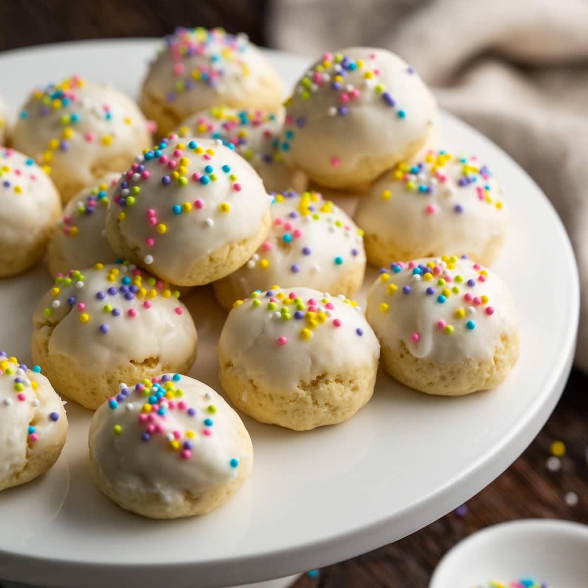 Classic Italian Easter Cookies: Recipes and Adaptations