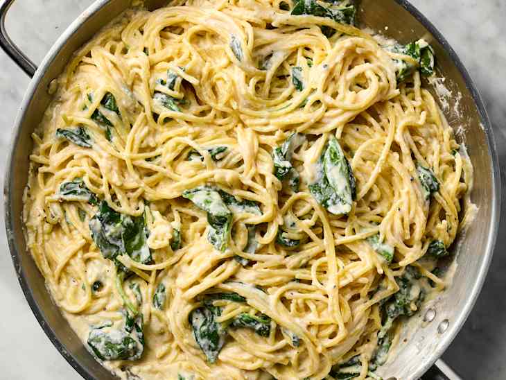 Forget the Jarred Stuff: This âIncredibly Creamyâ Spread Makes the Best 1-Ingredient Pasta Sauce