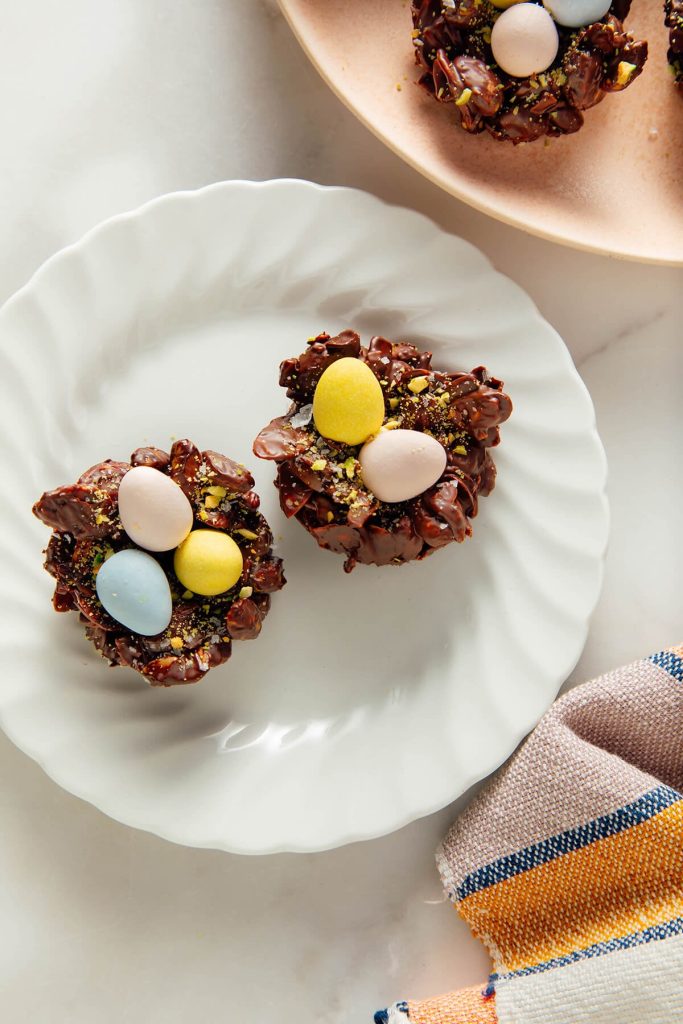 How to Create Chocolate Easter Egg Nests