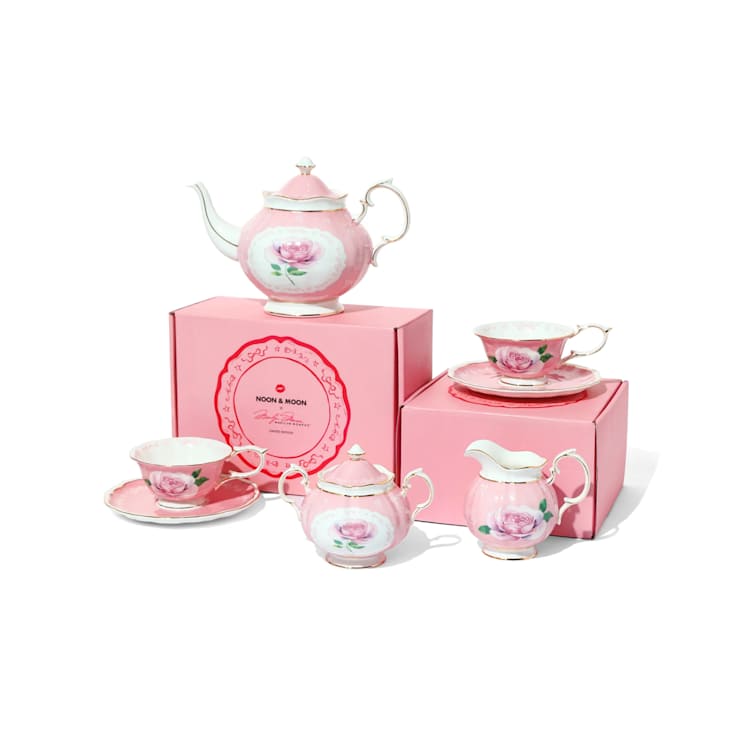 Marilyn Monroe Hollywood Bloom Limited Edition Blush Pink Tea Set at Noon & Moon