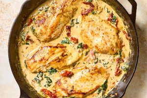One-Pan Tuscan Chicken Is the âMost Deliciousâ Dinner of All Time