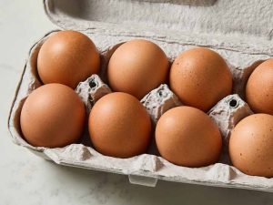 The One Word I Look for Before Buying Eggs at the Grocery Store (Itâs Not Organic)