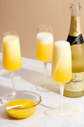 How to Create an Easy 2-Component Mango Bellini for Summer