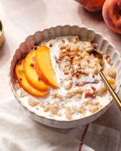 Oatmeal with Peaches and Cream