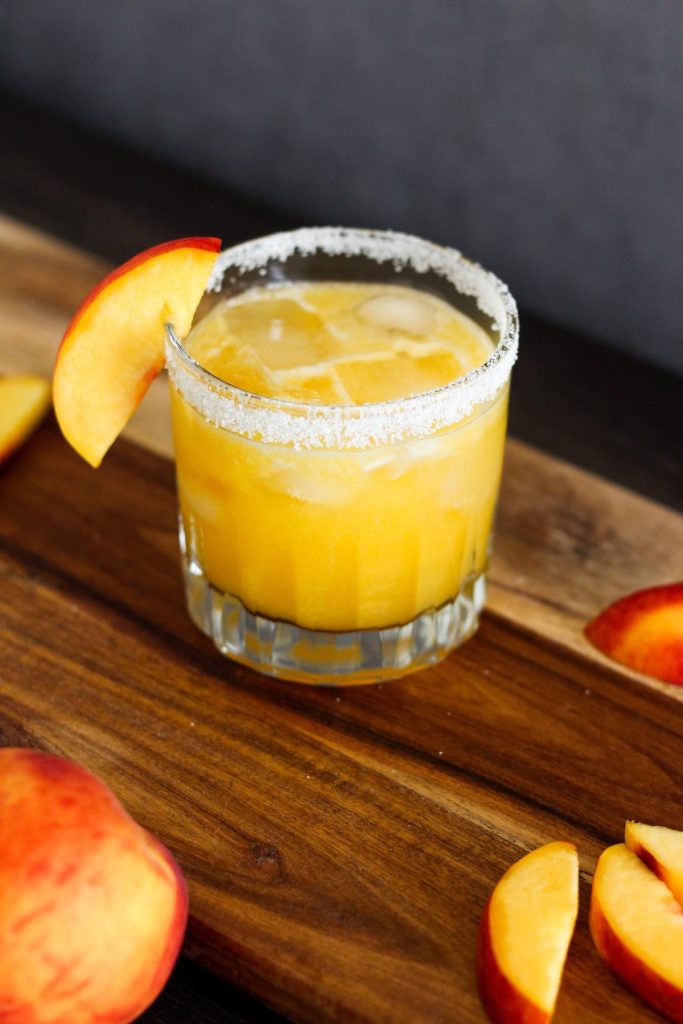 Peach Margarita Recipe: A Cool Beverage with Fresh Peaches