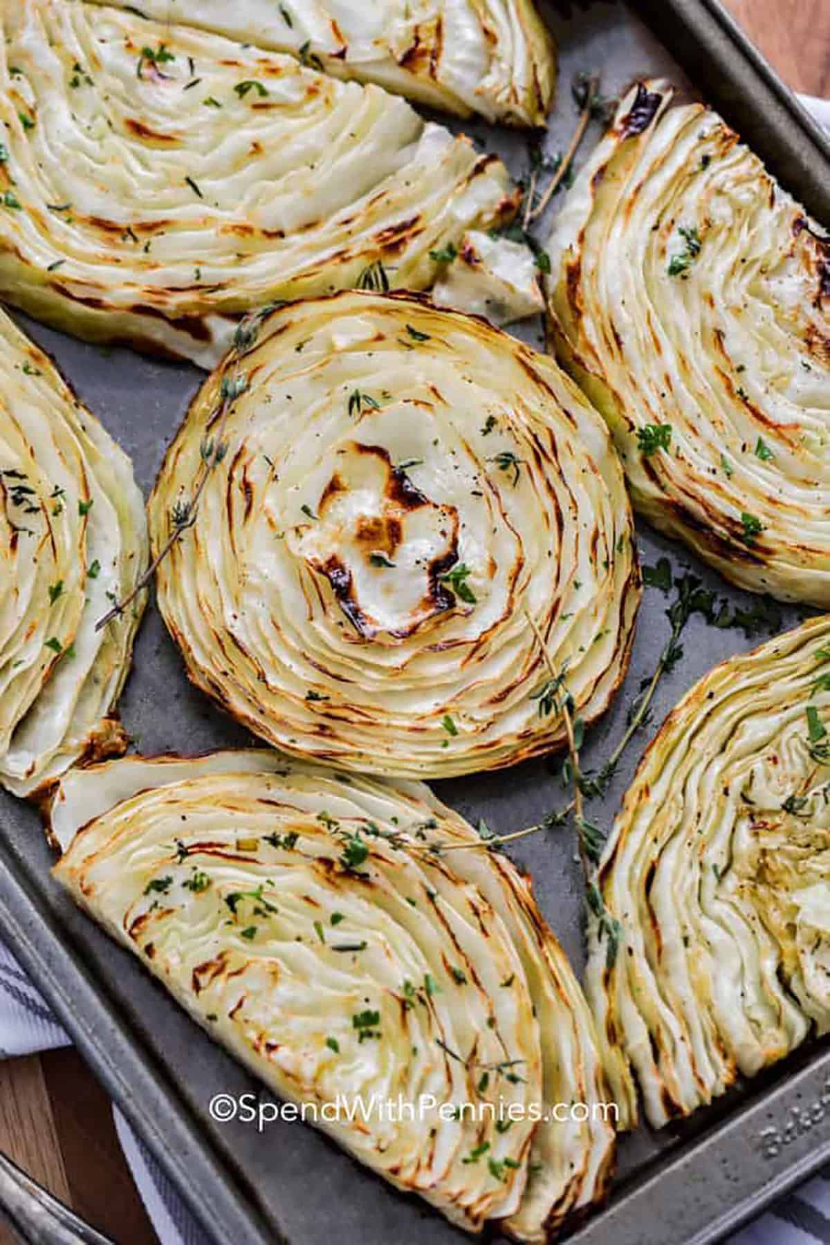 Roasted Cabbage Steaks: Simple and Fast Recipe with 10 Minutes of Prep Time