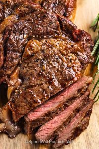 A Comprehensive Guide to Crafting a Tasty Steak Dinner at Home