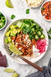 Easy Crockpot Salsa Chicken: A Quick 2-Component Recipe with Seasonings
